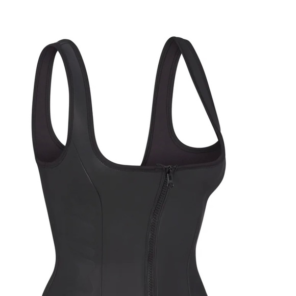 SKIMS - Picture 4 of 8